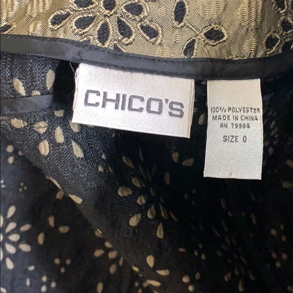 CHICOS short fitted laxer cut blazer - Picture 6 of 6